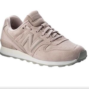 New Balance 696 Sneakers - Size 8 / Light Cashmere